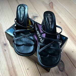No Boundaries size 7.5 black sandals